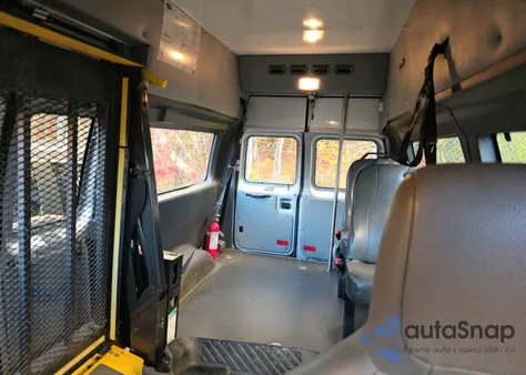 2012 Ford Econoline E250 Van z USA, uszkodzony, nr VIN 1FTNE2EW5CDB25850